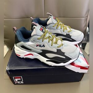 BNWB FILA RAY TRACER SNEAKERS CHUNKY NAVY BL-GRY-BLK WOMEN 6.5 OR MEN/BIG KID 5